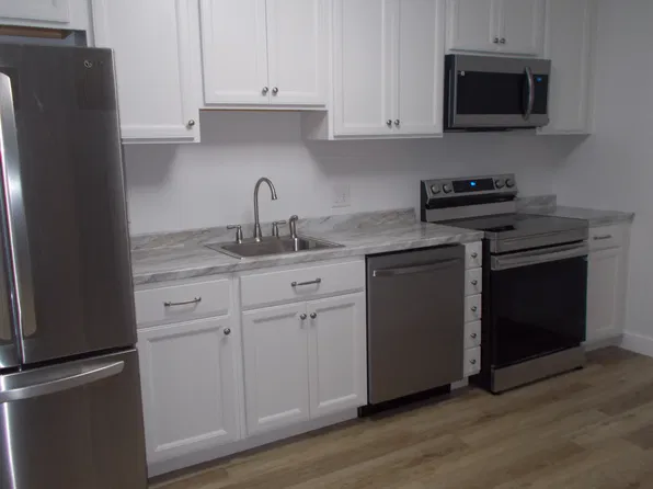 12 Saint James Pl, Nashua, NH