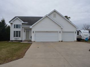 1020 E Robin Ln, Shawano, WI 54166