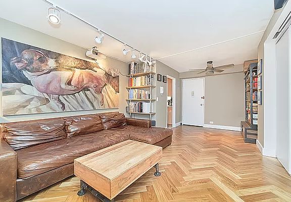 3rd image of 333 E 66th St APT 1A
