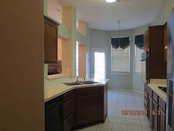 5th image of 719 Claridge Dr