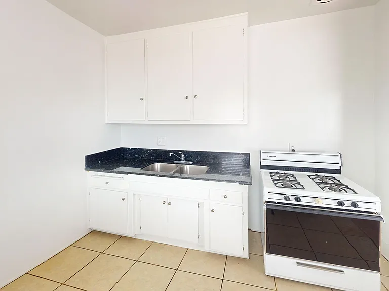 Amazing 2 bedroom & 1 bathroom unit - Los Angeles! — Photo 5
