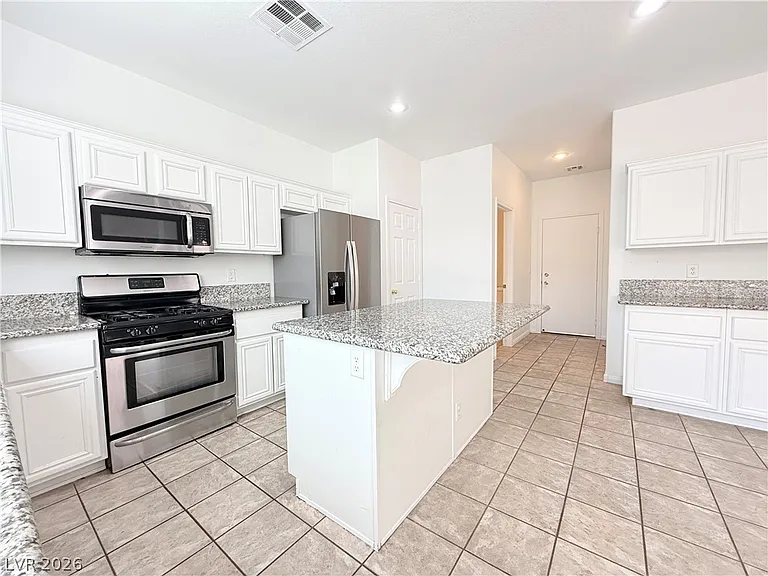 3799 Honey Ridge Ct — Photo 15