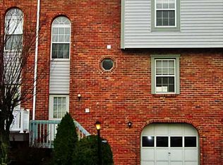 1422 Yorktown Dr, Lawrence, PA