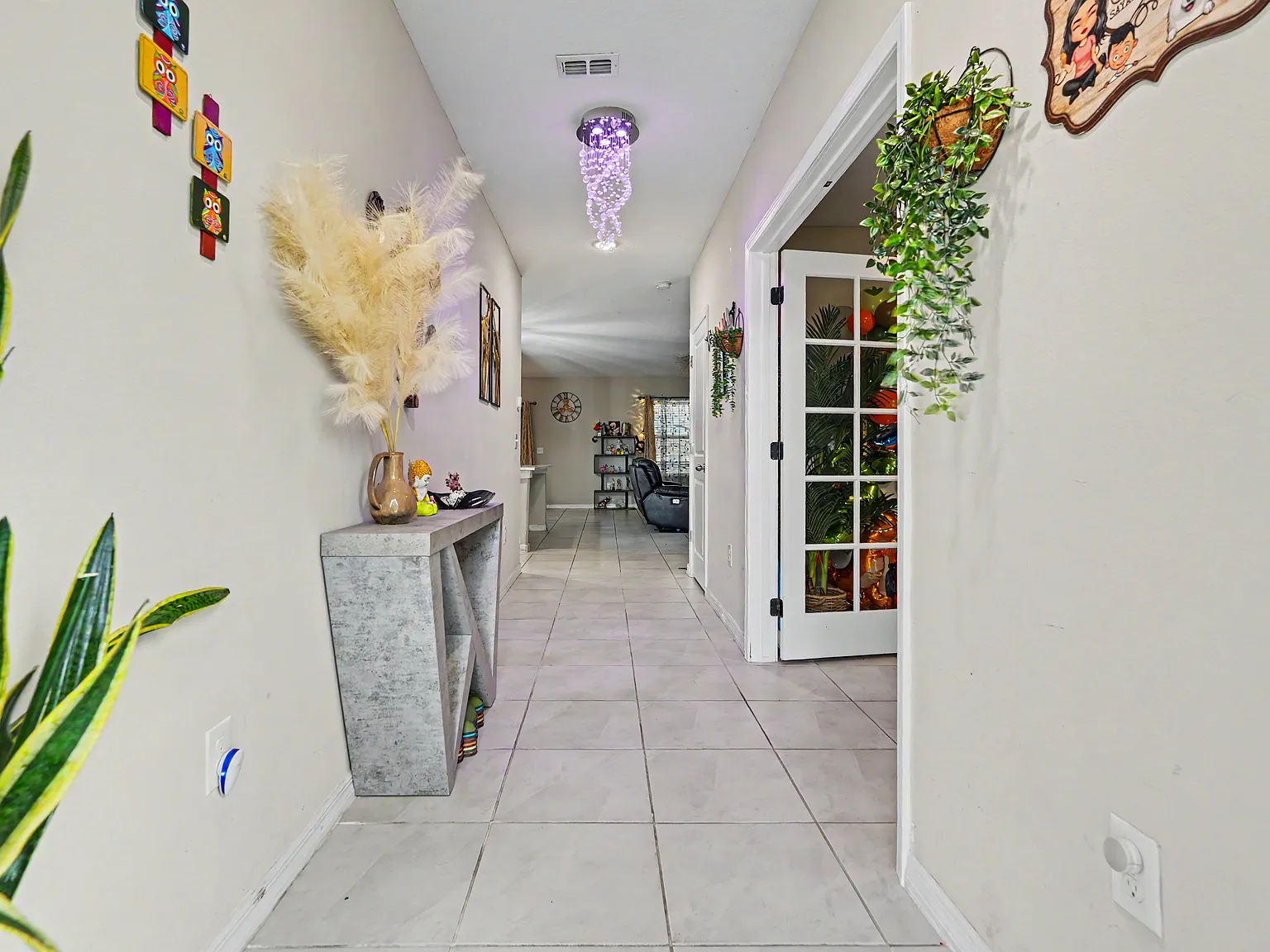 6 bed, 3130 sqft, $3,400 — Photo 3