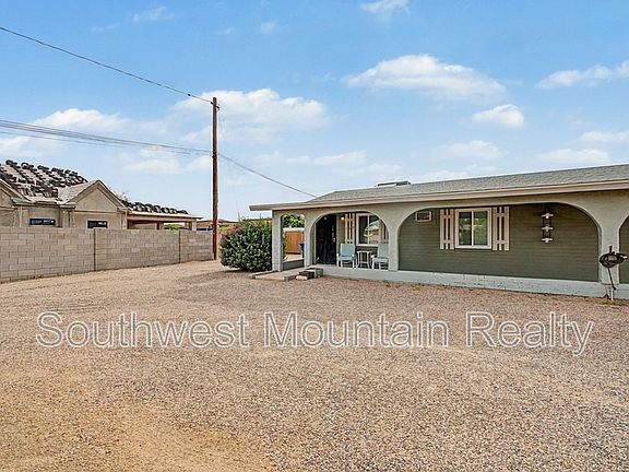 5th image of 560 S Grand Dr #1