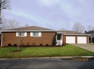 2 Greenspring Cir, Huntington, WV 25705