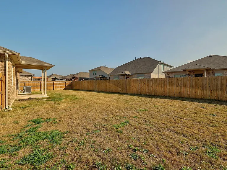 105 Brunnen Way — Photo 26