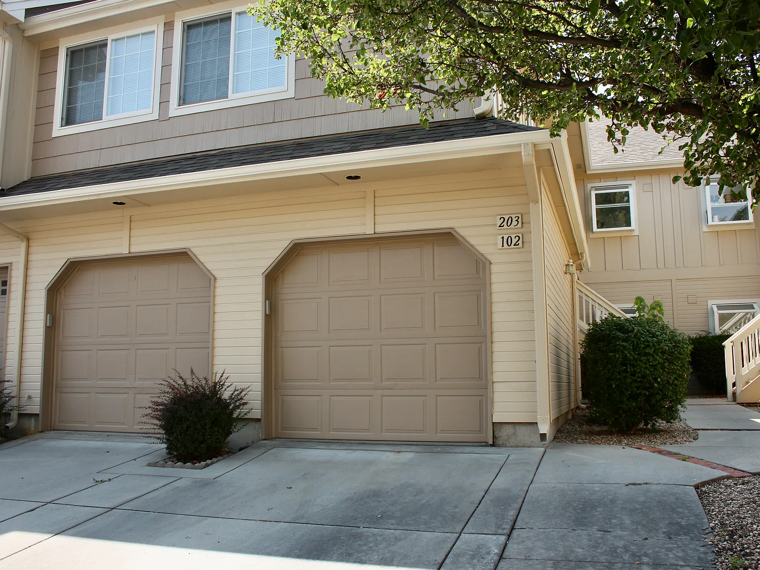 3 bed, 1360 sqft, $2,595 — Photo 2