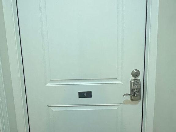 2nd image of 20-22 N Pitt St #5