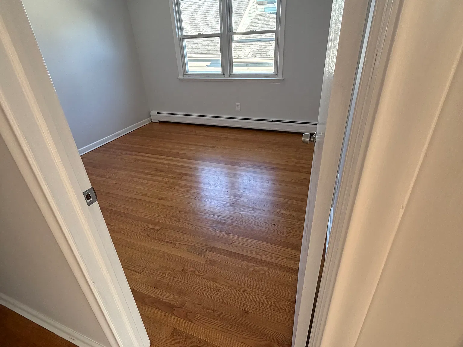 3 bed, 1100 sqft, $2,200 — Photo 3
