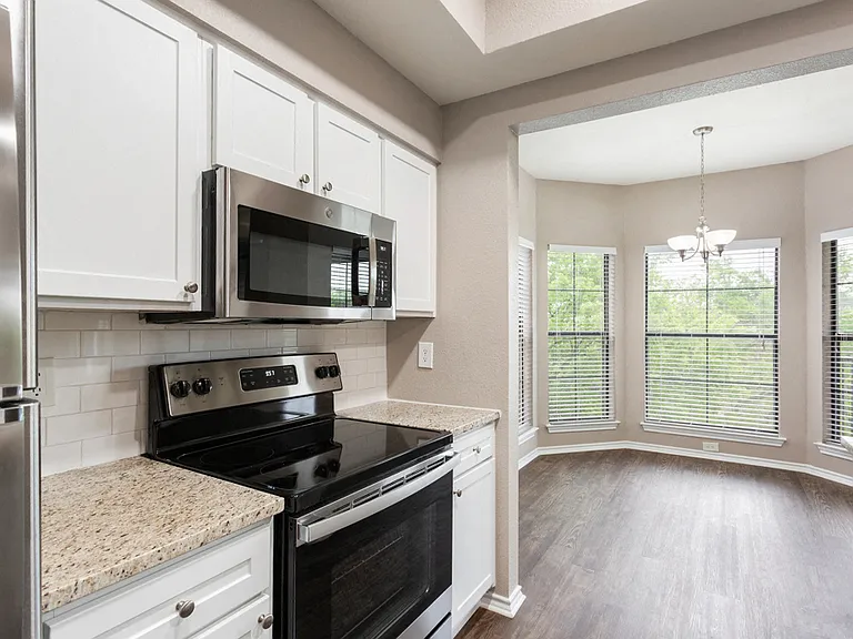 Waters Edge Apartment Homes — Photo 117