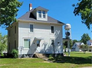 138 W 3rd St, Readlyn, IA 50668