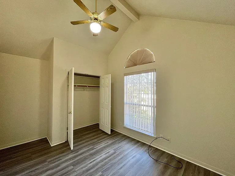 2404 Southport Dr — Photo 26
