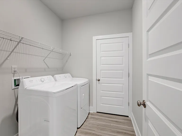 9854 Starling Dr — Photo 16