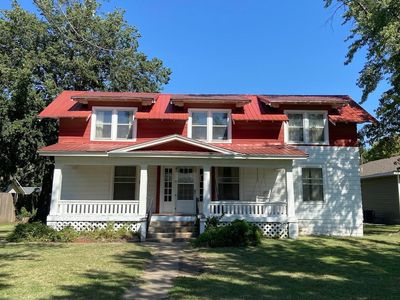 212 W 2nd St, Ellinwood, KS, 67526