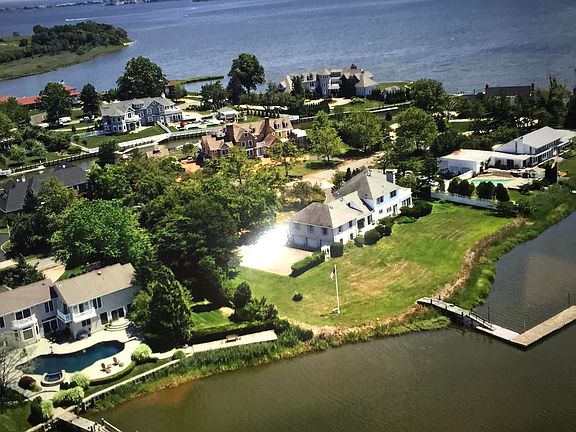 2nd image of 14 Rivers Edge Dr