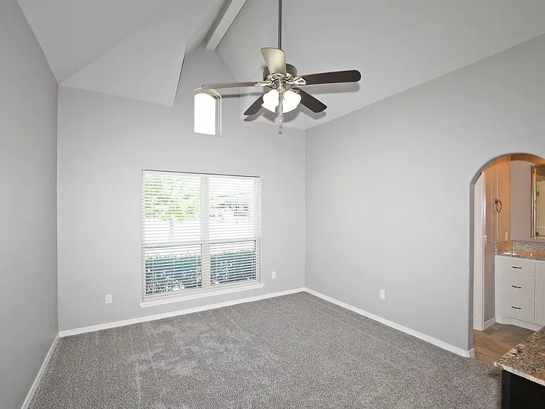 7501 Continental Pkwy — Photo 35
