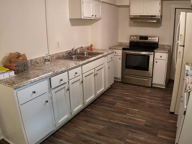 104 Otis St — Photo 3