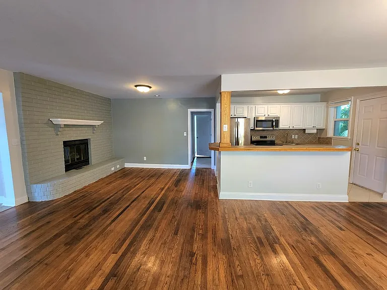 206 Berry Rd — Photo 6