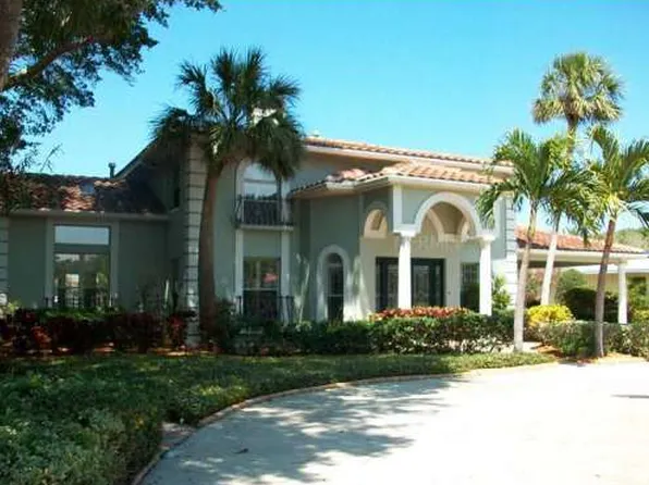 180 Bath Club Blvd N, North Redington Beach, FL 33708