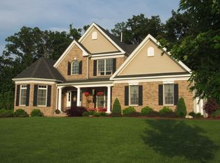 18 Shamrock Hills Dr, Wappingers Falls, NY 12590