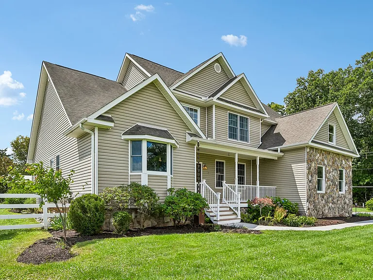 1097 Underwood Rd — Photo 5