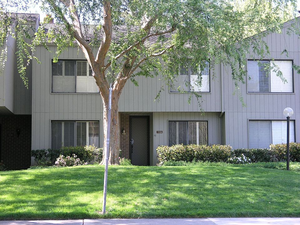 1326 Commons Drive