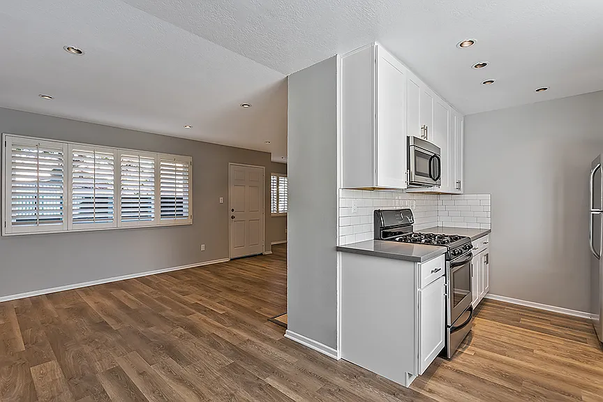 La Arboleda Apartments — Photo 2