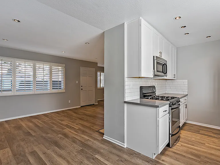 3602 Green Ave — Photo 2