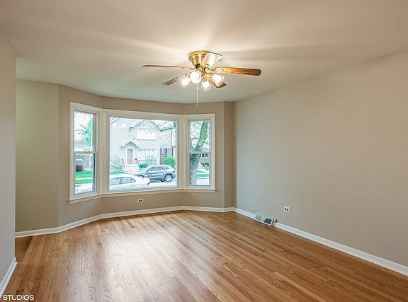 3rd image of 5100 S Nashville Ave