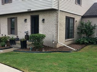 35182 N Bay Cir, Harrison Township, MI 48045