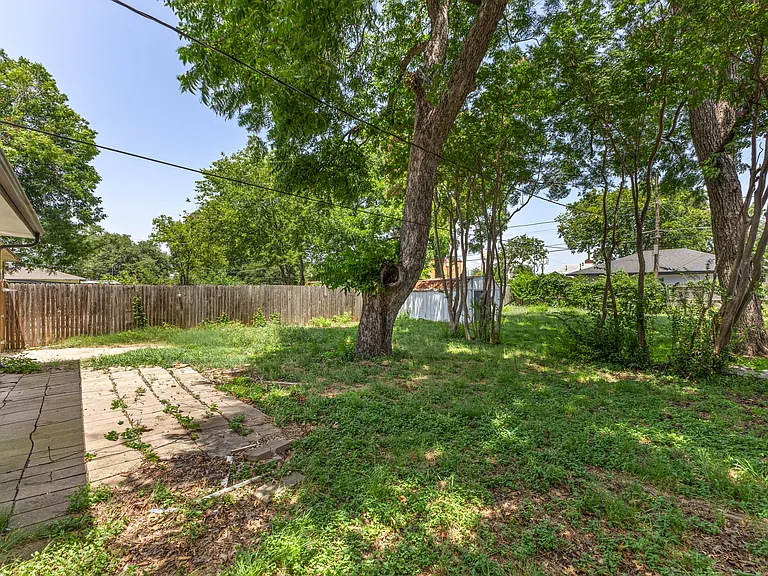 418 Lillian St — Photo 27