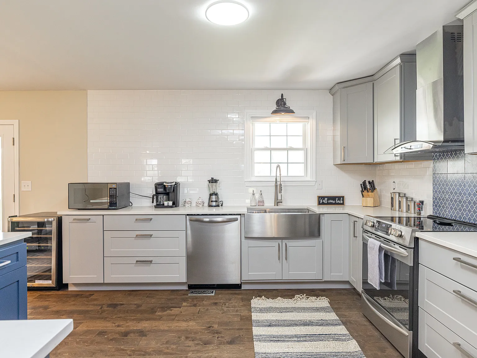 3 bed, 1956 sqft, $2,900 — Photo 3