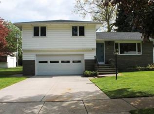 81 Belview Dr, Rochester, NY 14609