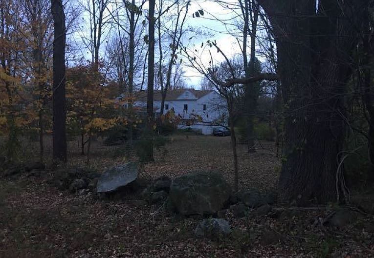 2nd image of 293 Chestnut Hill Rd