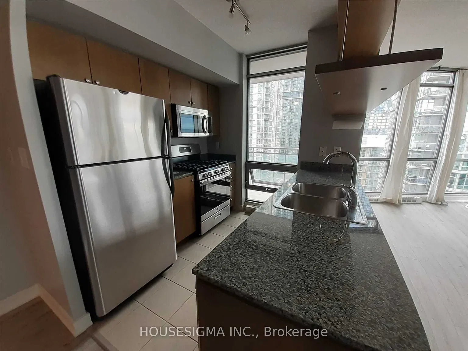 2 bed, $2,700 — Photo 3