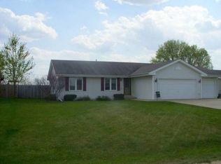 498 Santolina Dr, Roscoe, IL 61073