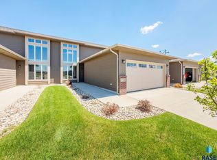 5714 S Woodlily Ave, Sioux Falls, SD 57108