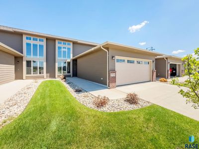 5714 S Woodlily Ave, Sioux Falls, SD, 57108