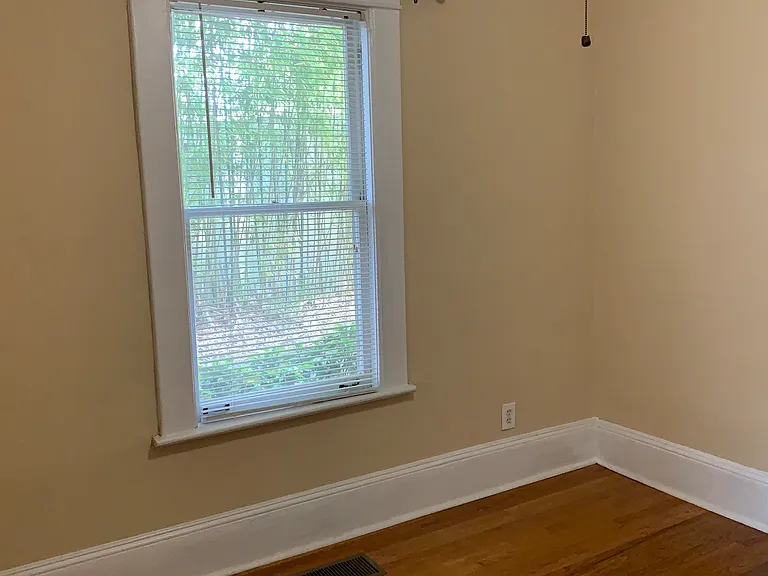 1035 Virginia Ave NE #1B — Photo 8
