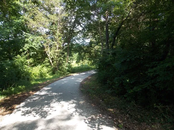 Frederick Loop, Linden, TN 37096