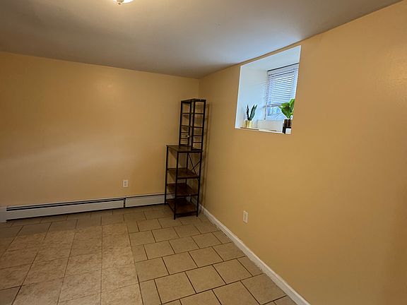 4th image of 602 S 5th Ave Floor 1