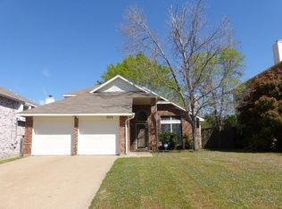 904 Clover Hill Ln, Cedar Hill, TX 75104
