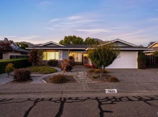 7623 Oak Leaf Dr, Santa Rosa, CA 95409