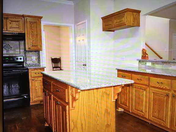 4th image of 612 N Winston Ave
