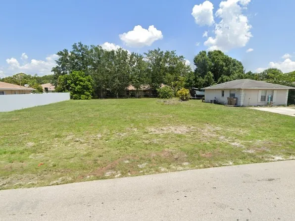 907 SE 23rd Pl, Cape Coral, FL 33990
