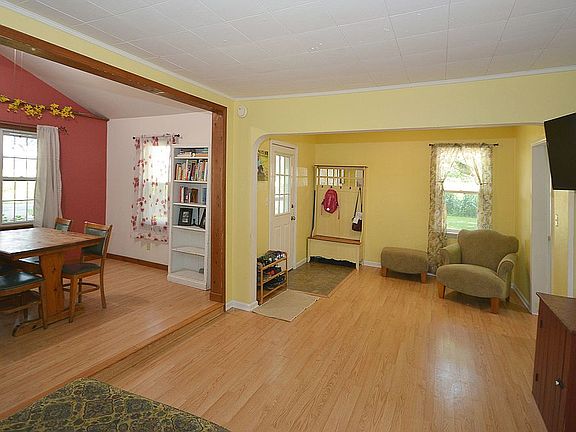 3rd image of 1780 E East Ave