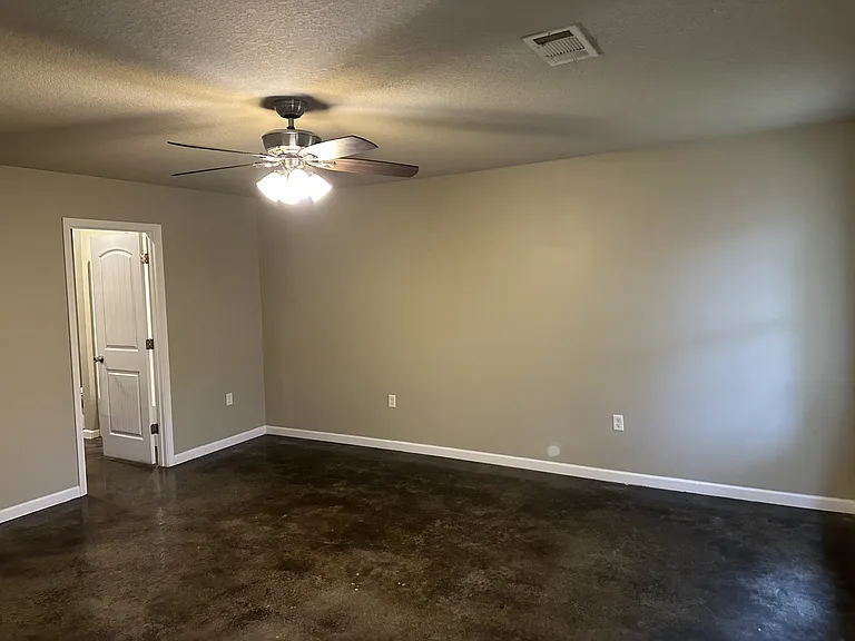 402 Kiersen Ln — Photo 5
