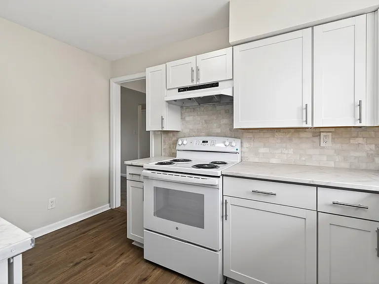 2800 Shafor Blvd #4 — Photo 4