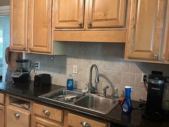 2nd image of 328 Cardenas Dr NE